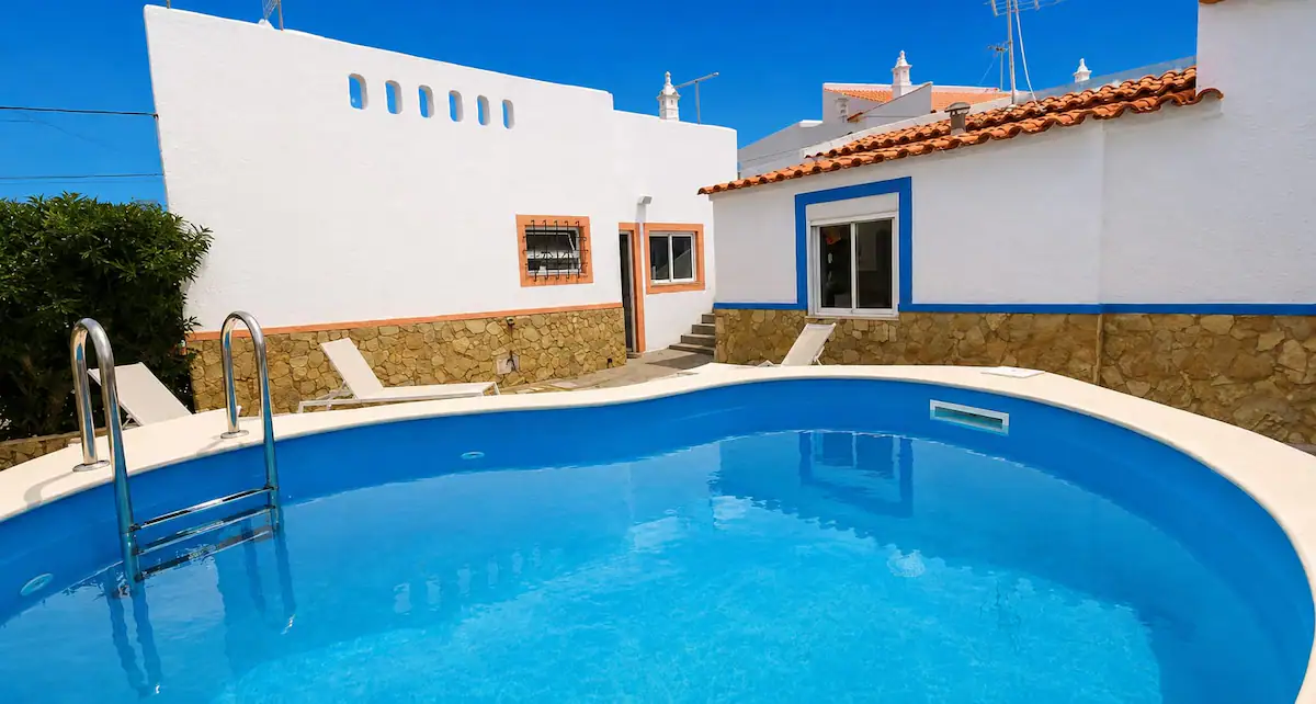 Moradia e piscina